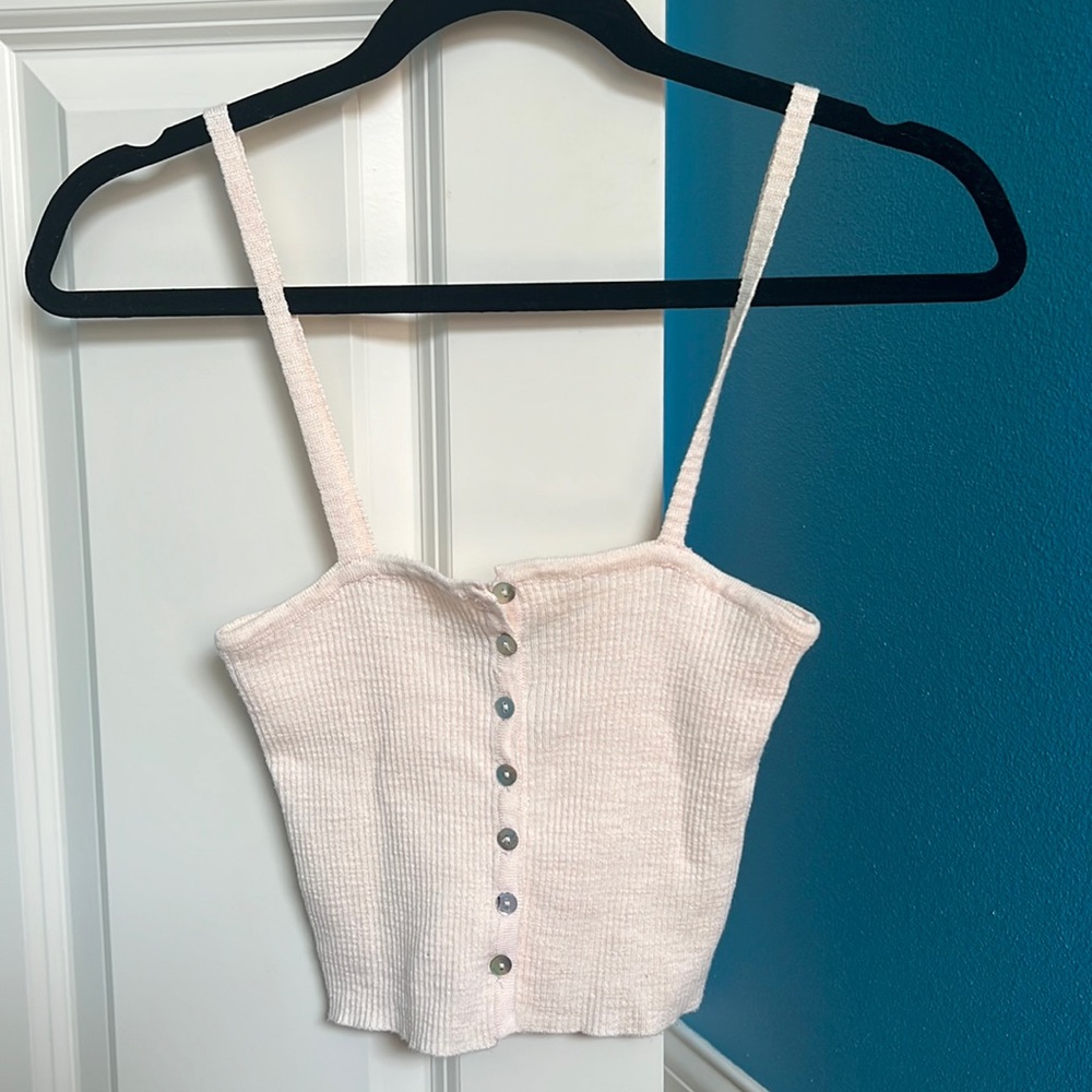 Cropped tank top with buttons